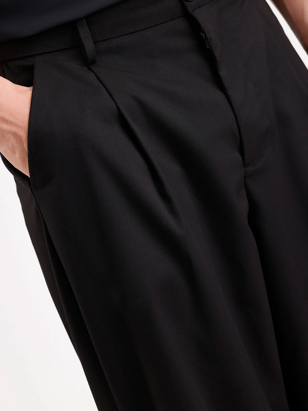 Baggy Fit Pleated Trouser  | Black - Image 6