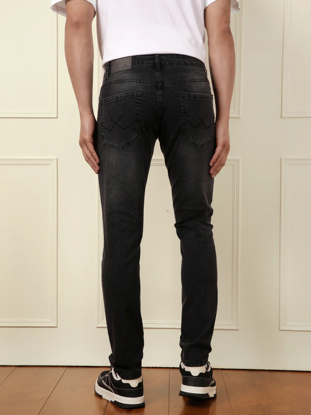 Light Fade Slim Tapered Jeans | Black - Image 3