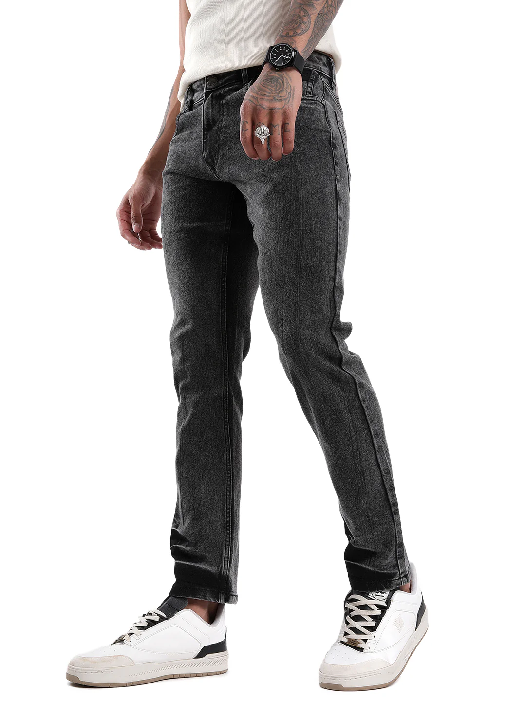 Blended Black Relaxed Fit Jeans - Image 4