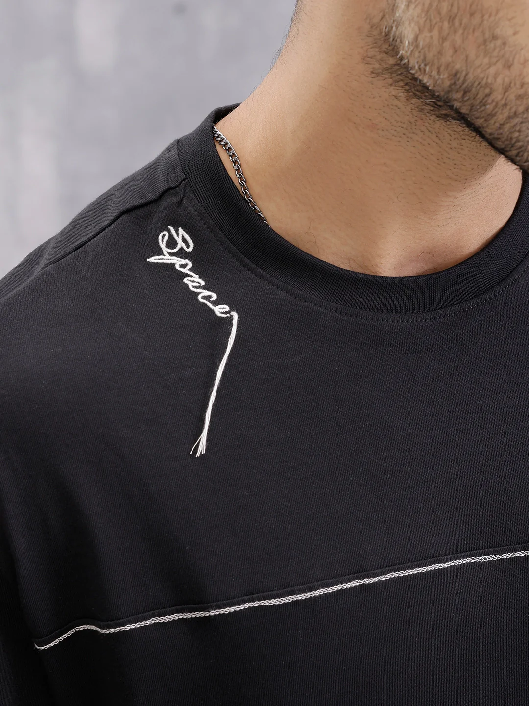 Casual Look Oversized Fit T-shirt With Embroidery And Chain Stitch Detail | Black - Image 5