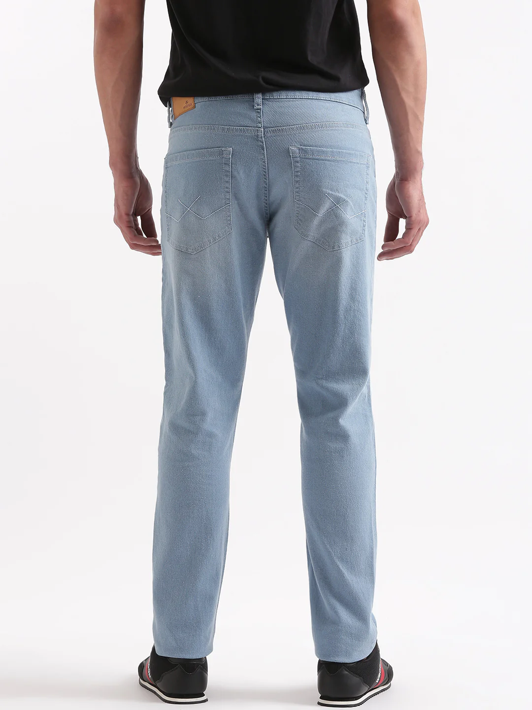 Classic Light Blue Washed Jeans - Image 3