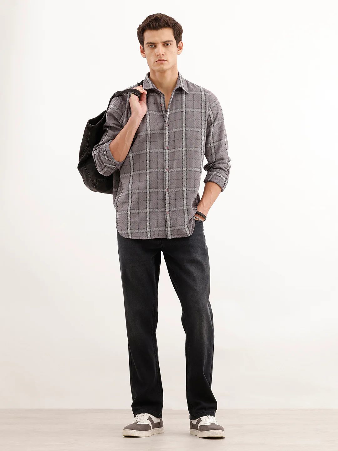 Classic Relaxed Fit Denim Jeans  | Black - Image 2