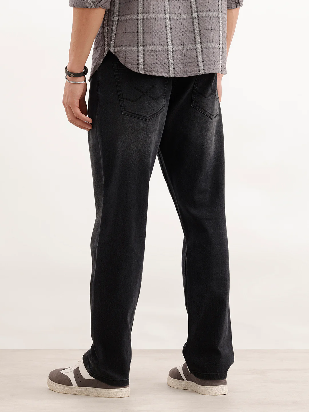 Classic Relaxed Fit Denim Jeans  | Black - Image 3
