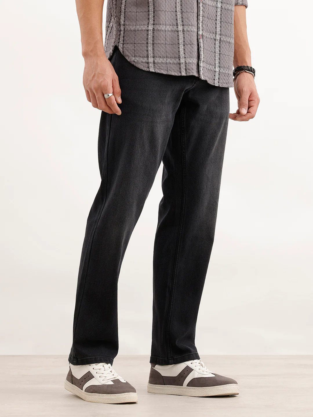 Classic Relaxed Fit Denim Jeans  | Black - Image 4