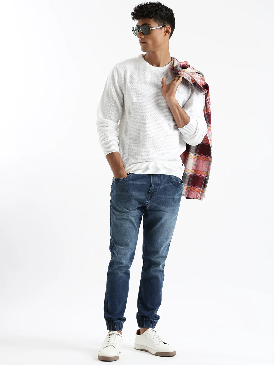 Classic Style White Sweater - Image 2