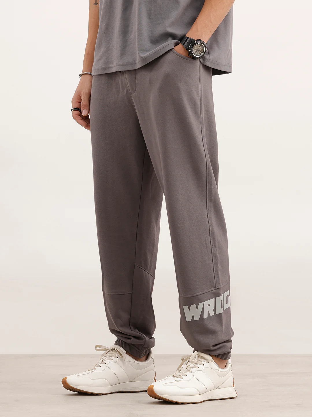 Cut&Sew Comfort Fit Jogger With Hd Print | Grey - Image 4