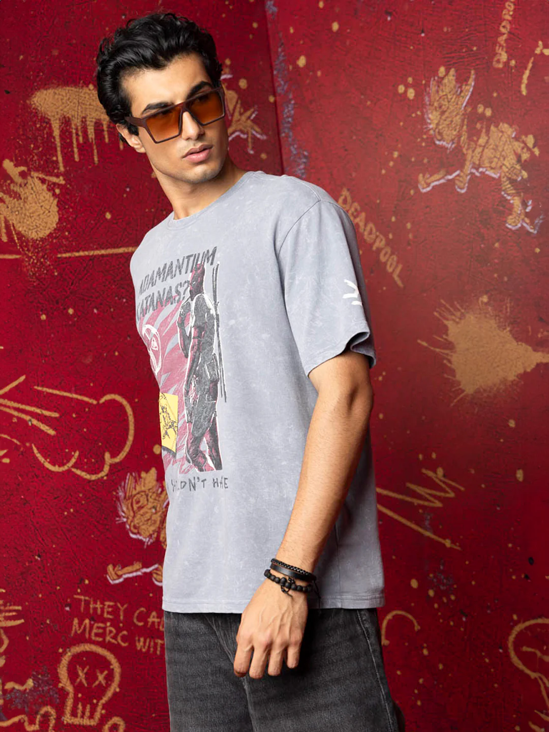 Deadpool Katanas Oversized T-Shirt - Image 4
