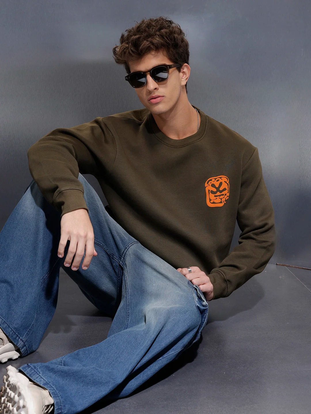 Graphic Accent Sweatshirt | Olive - Image 3