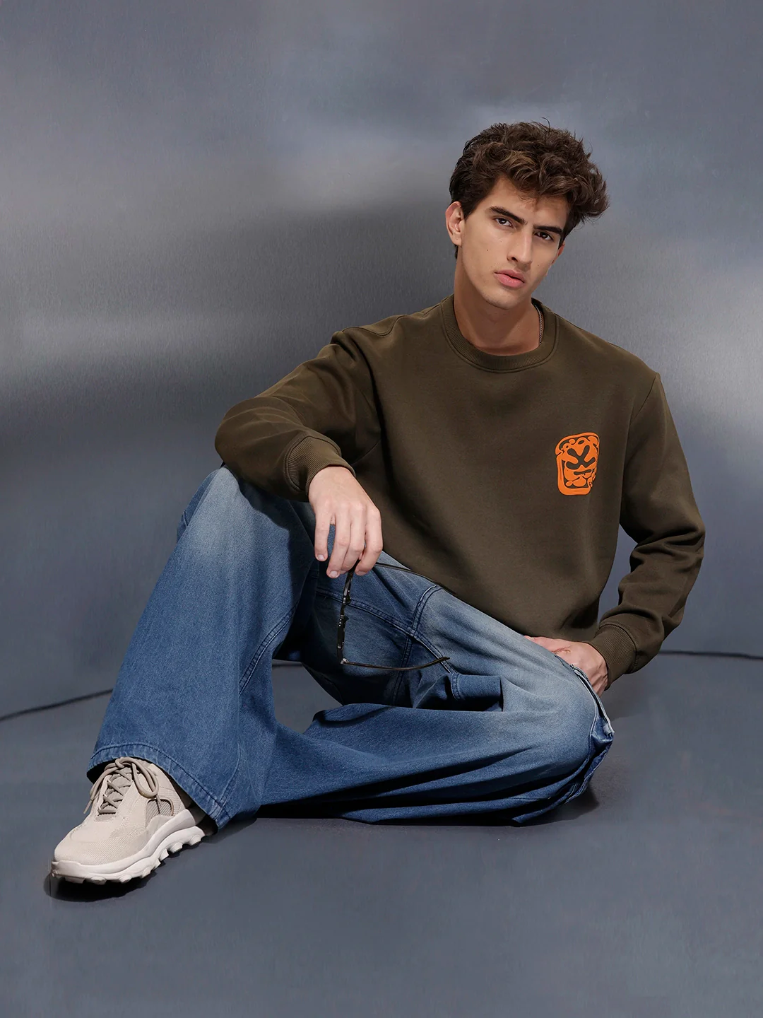 Graphic Accent Sweatshirt | Olive - Image 8