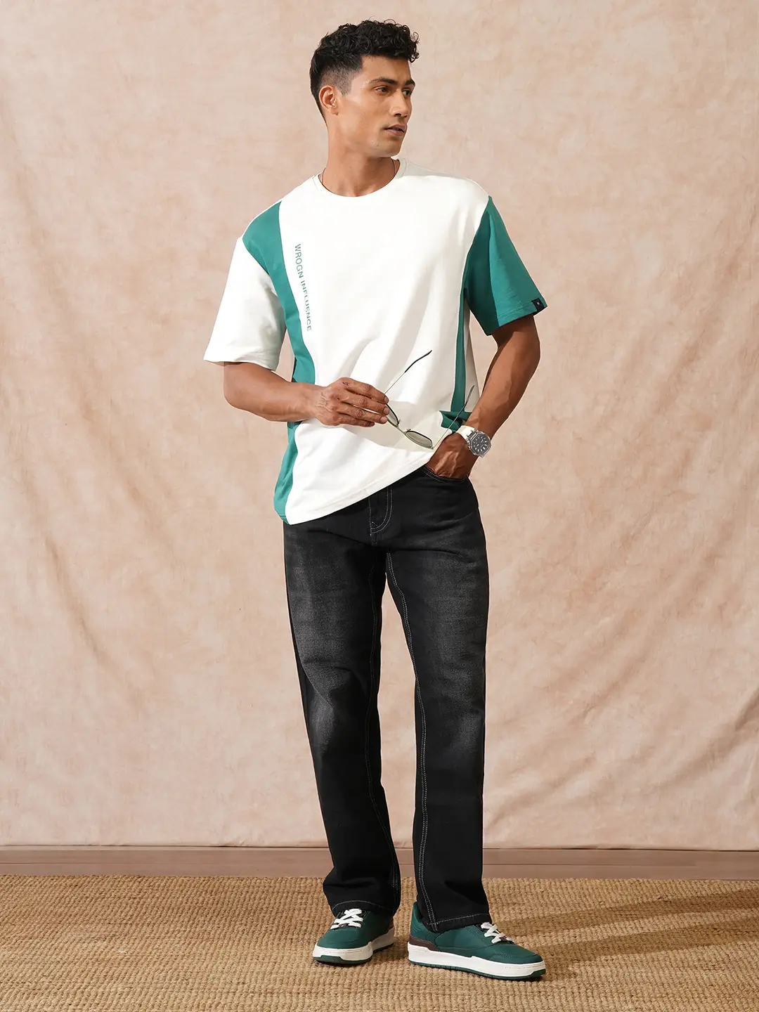 Light Fade Anti Fit Jeans | Black - Image 2