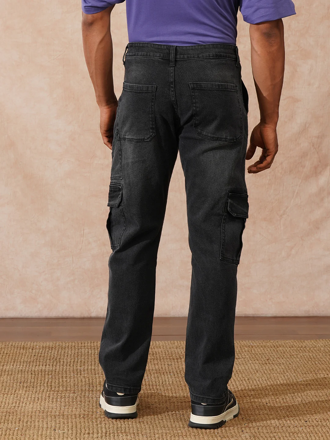 Light Fade Cargo Jeans | Black - Image 3