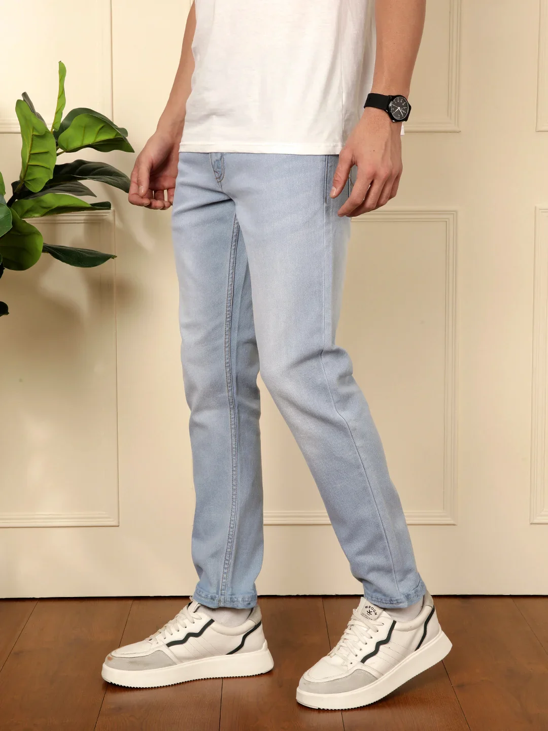 Light Fade Casual Jeans in Blue - Image 4