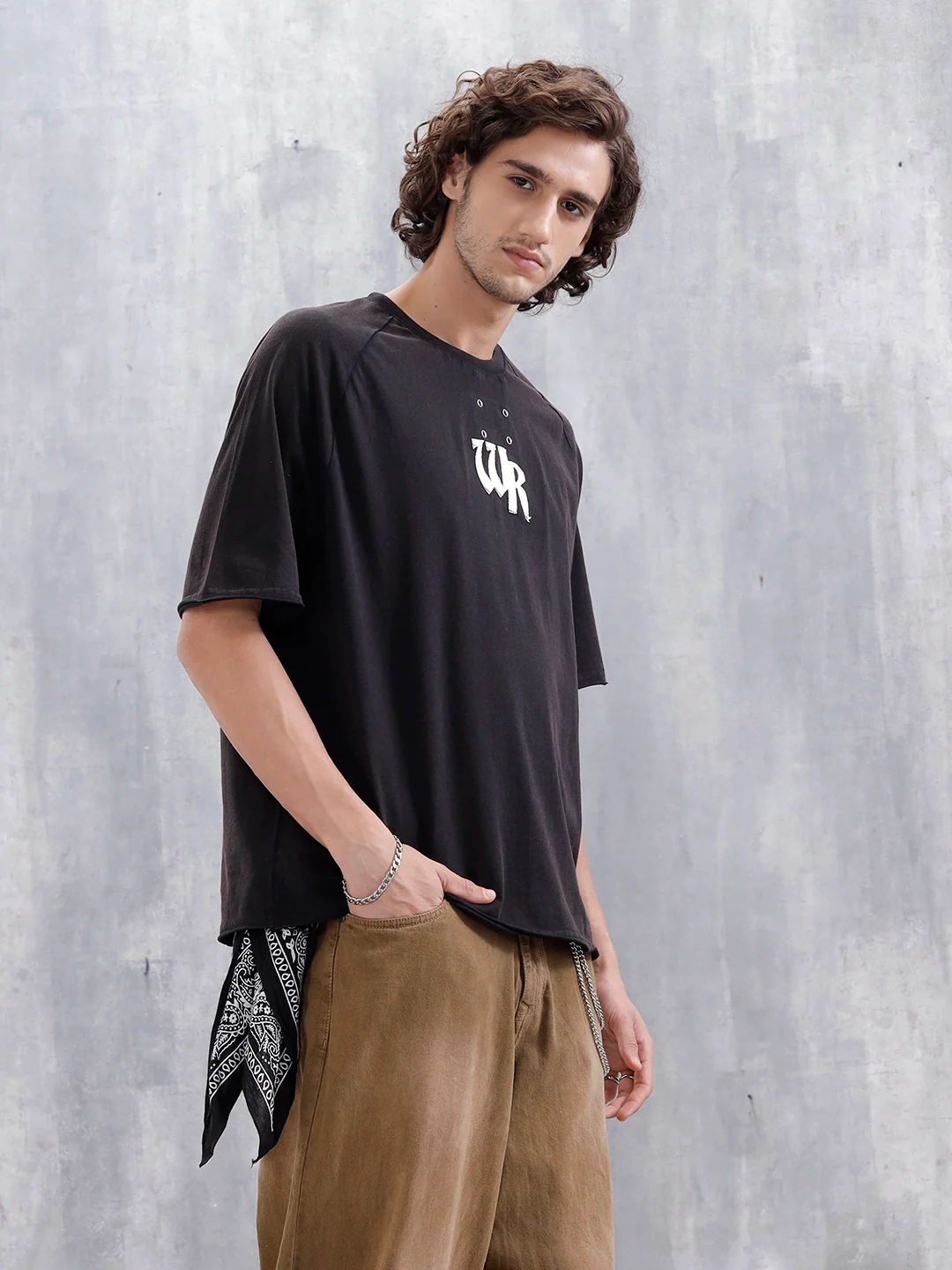 Men Casual Oversized Fit Tshirt With Applique Patch | Black - Image 4