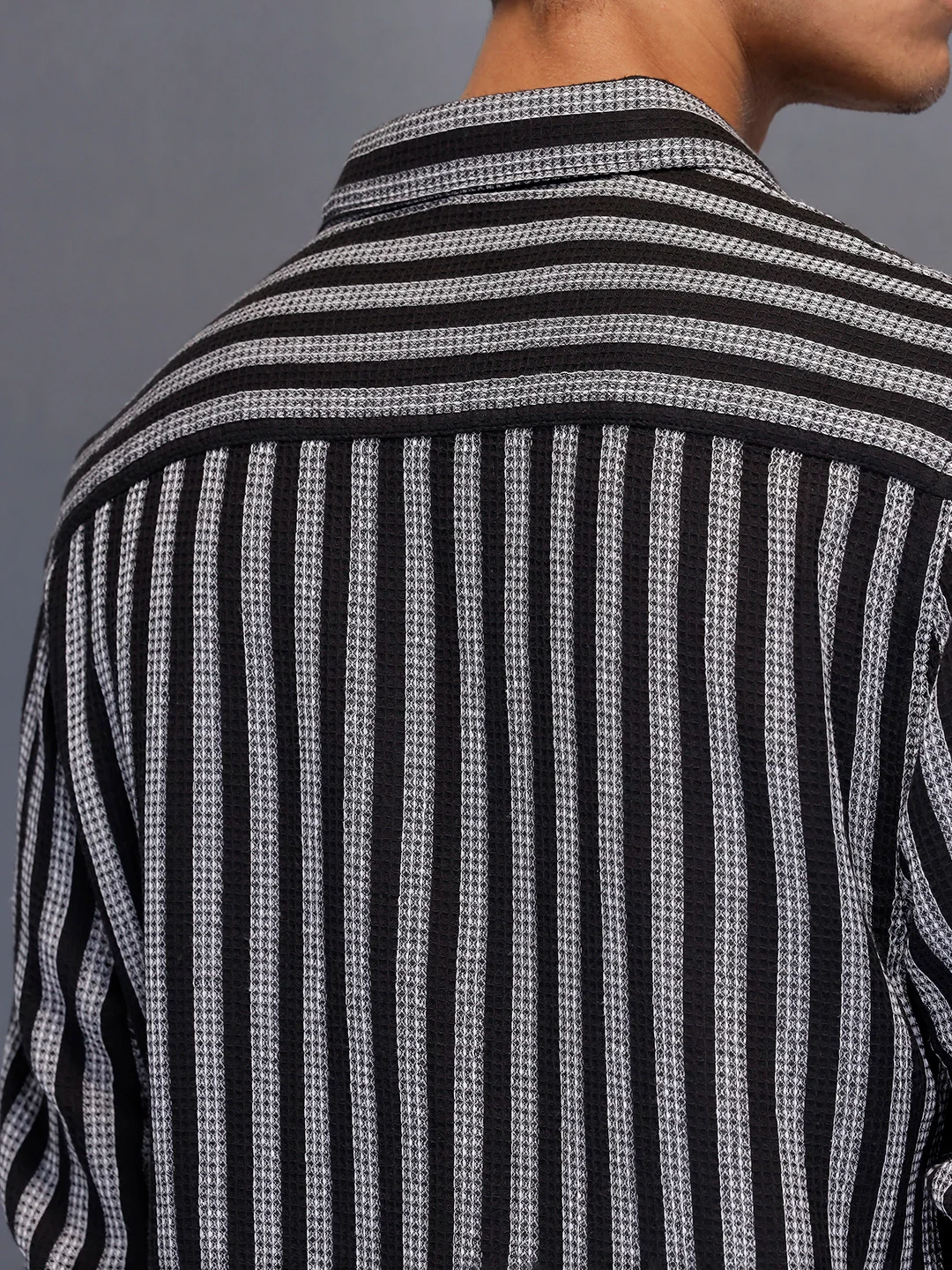 Men’s casual striped pattern shirt with texture | Black - Image 5