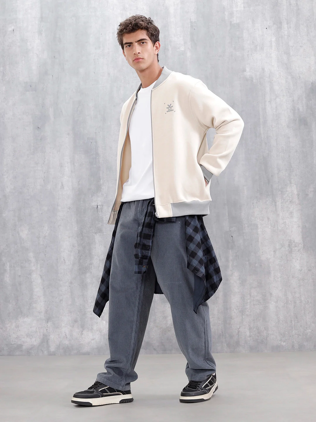 Men's Casual Zip-Up Jacket With Contrast Trim | Tapioca - Image 9