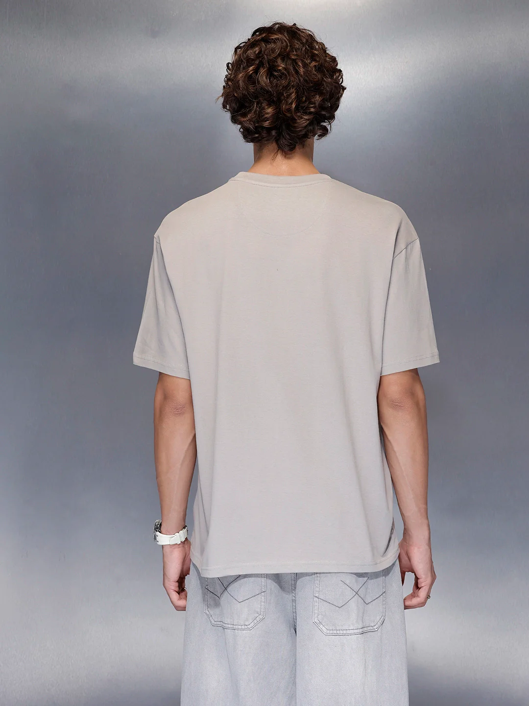 Men’s Grey oversized graphic T-shirt | Grey - Image 3