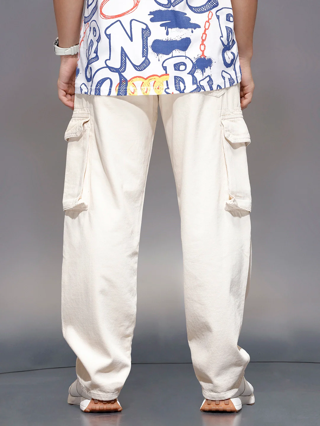 Men’s minimal loose fit cargo trousers | Khaki - Image 3
