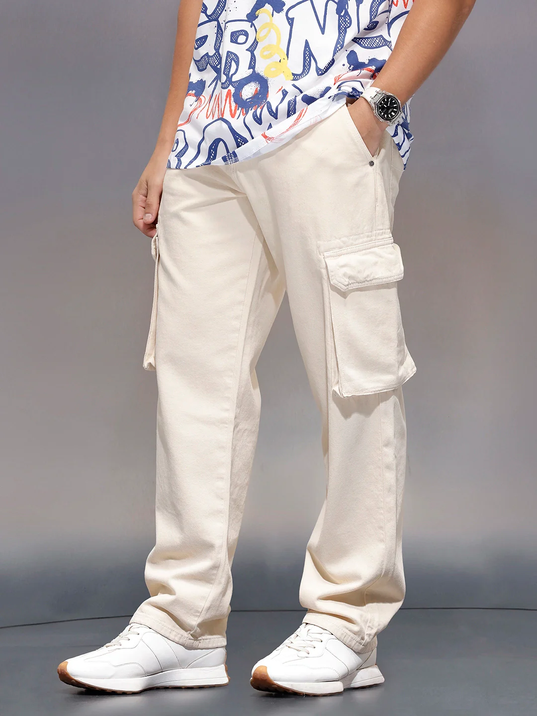 Men’s minimal loose fit cargo trousers | Khaki - Image 4