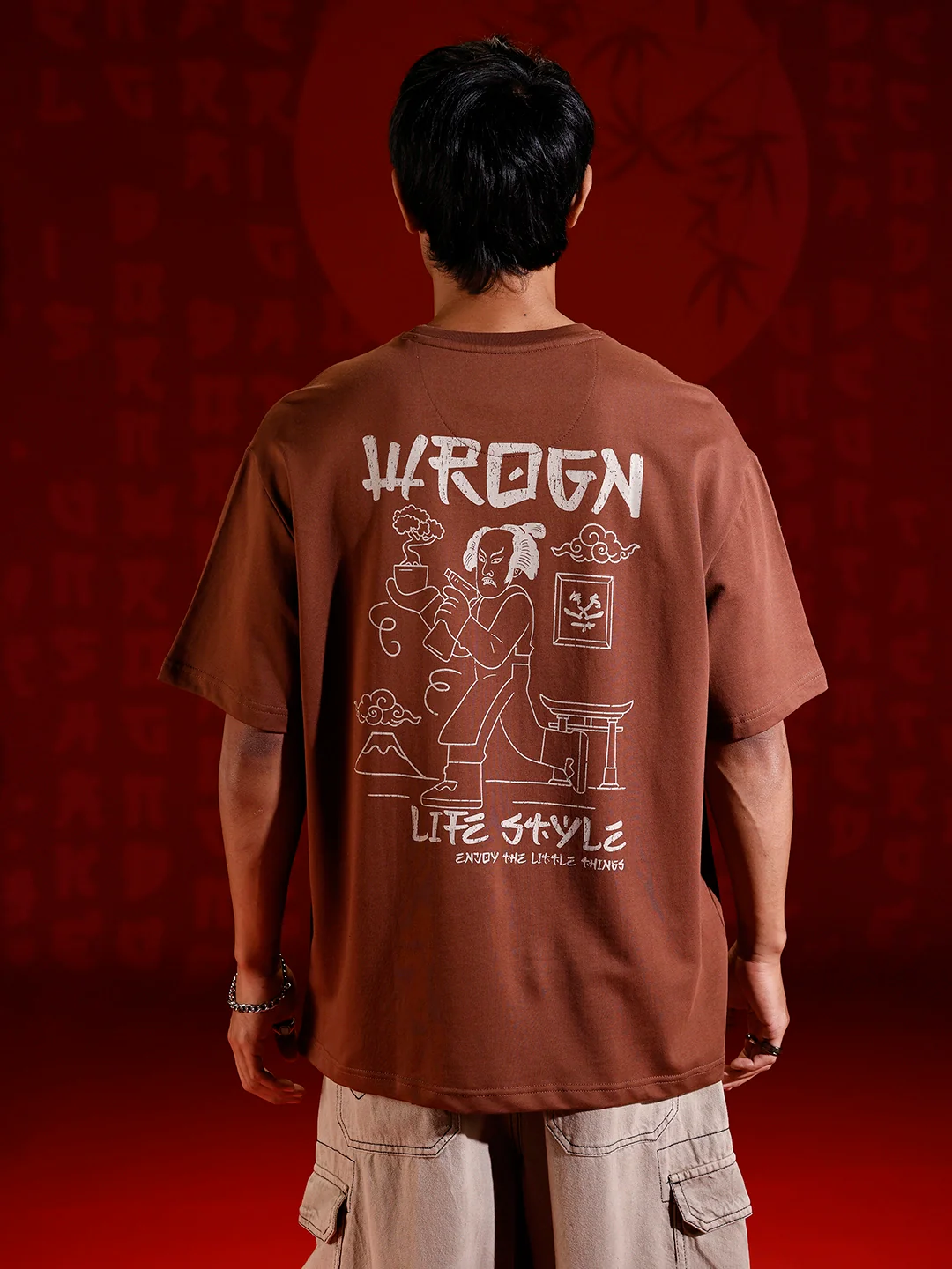 Men’s oversized chest print T-shirt | Brown - Image 4