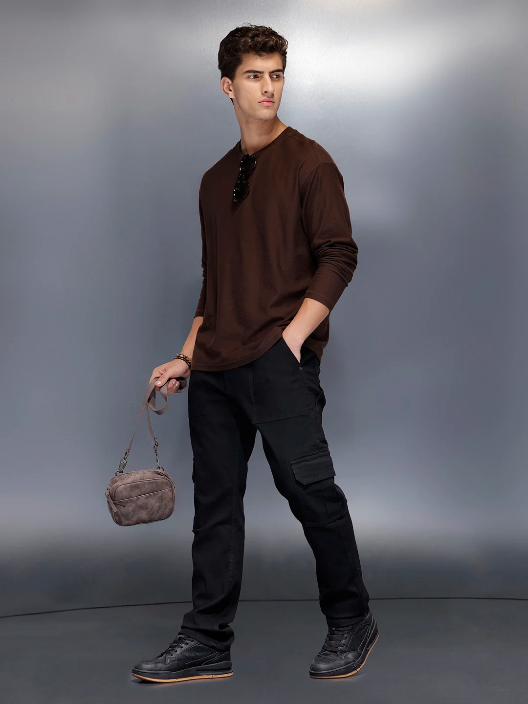 Men’s solid black cargo trouser | Black - Image 2