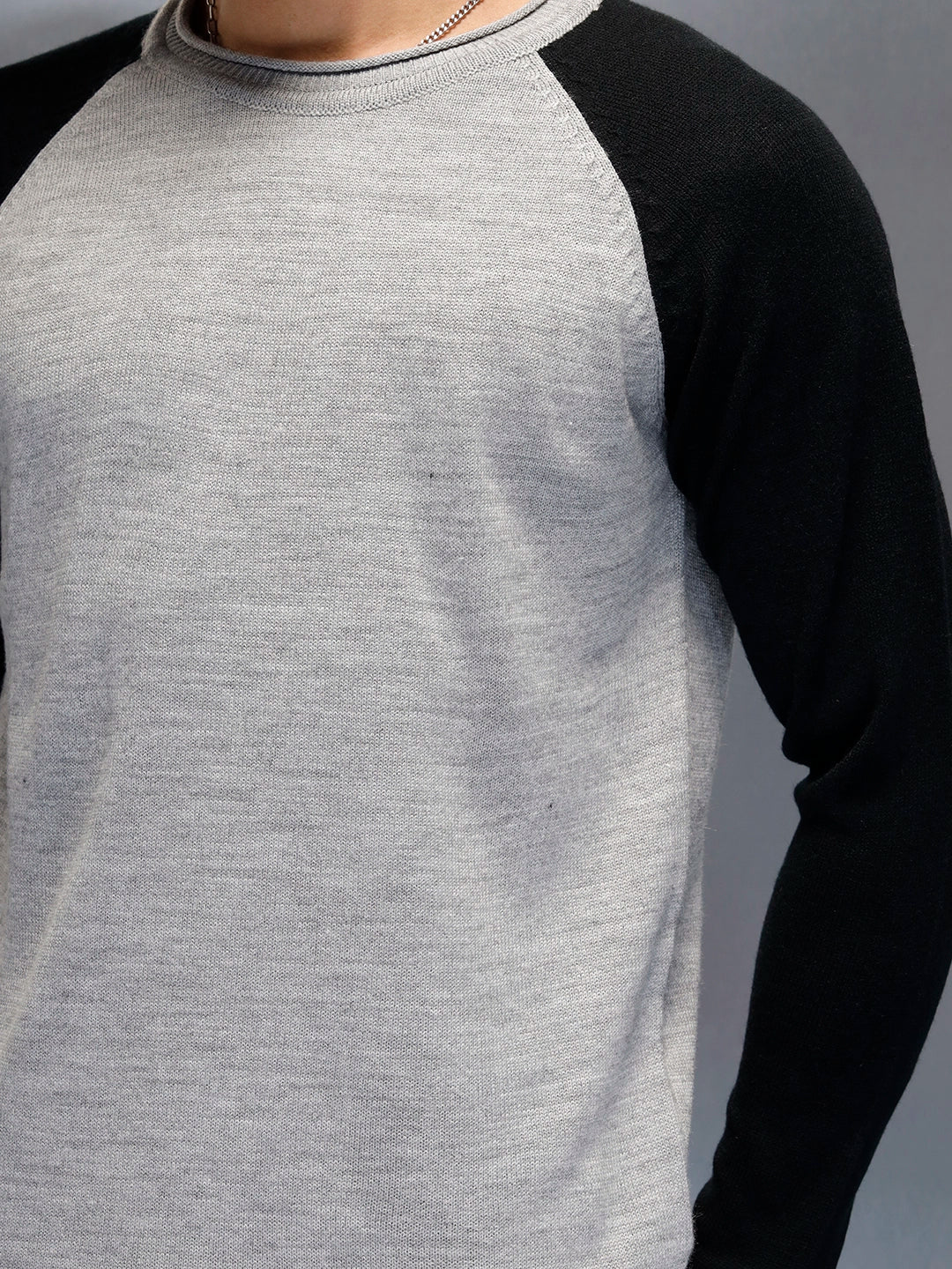 Men’s Textured Colorblock Pullover  | Grey - Image 5