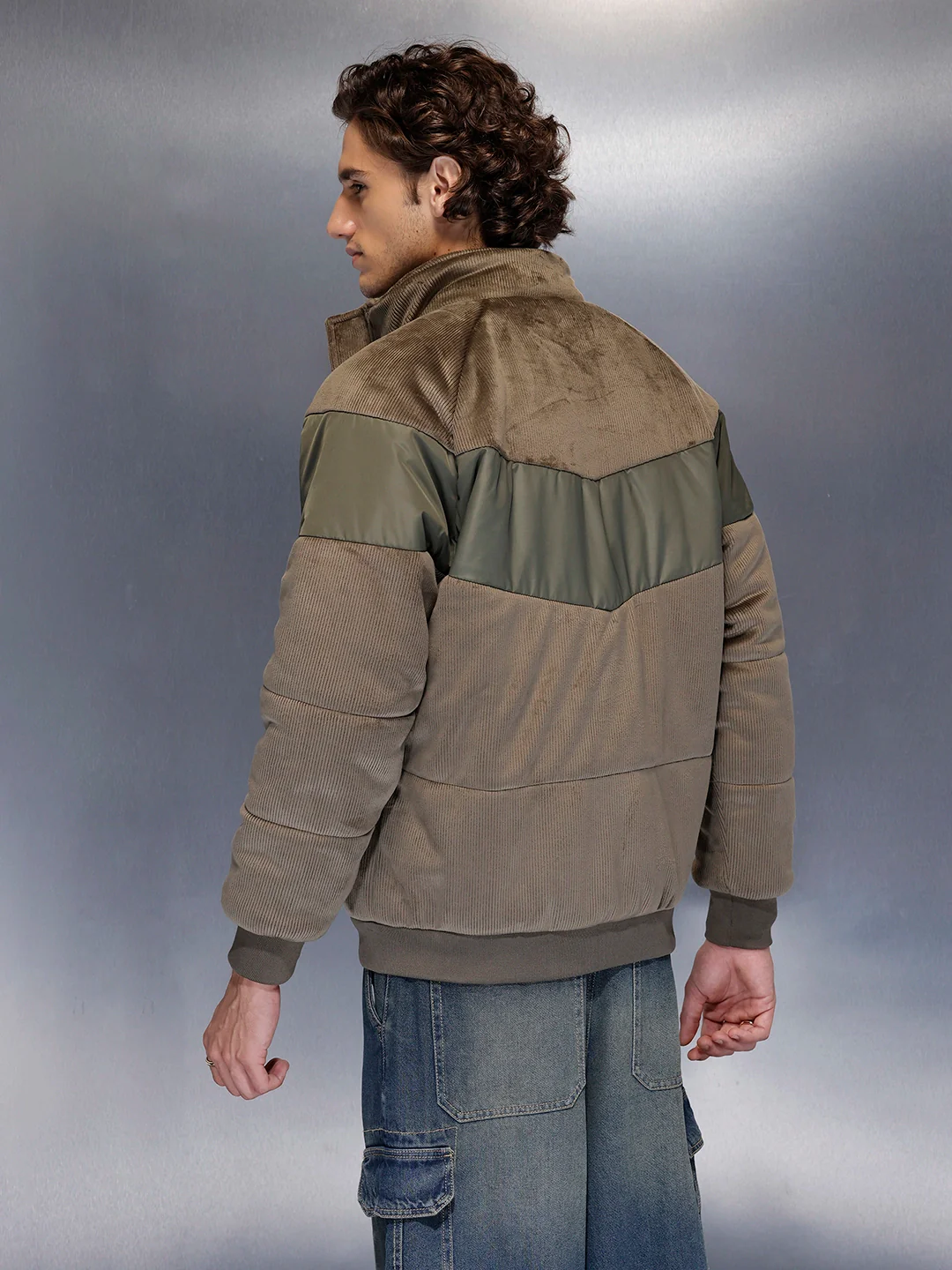 Men’s textured corduroy puffer with contrast panels | Dark olive - Image 2