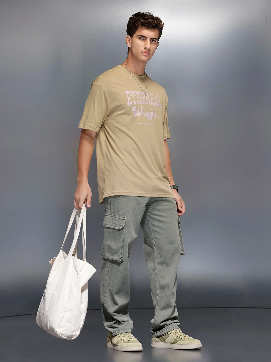 Men’sLoose fit cargo trousers | Olive - Image 2