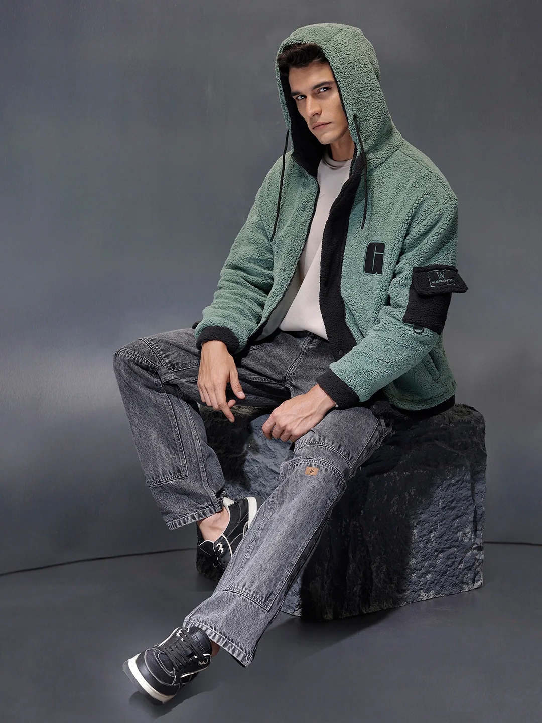 Men's casual jacket with contrast details, utility pocket and hoodie | Green - Image 2