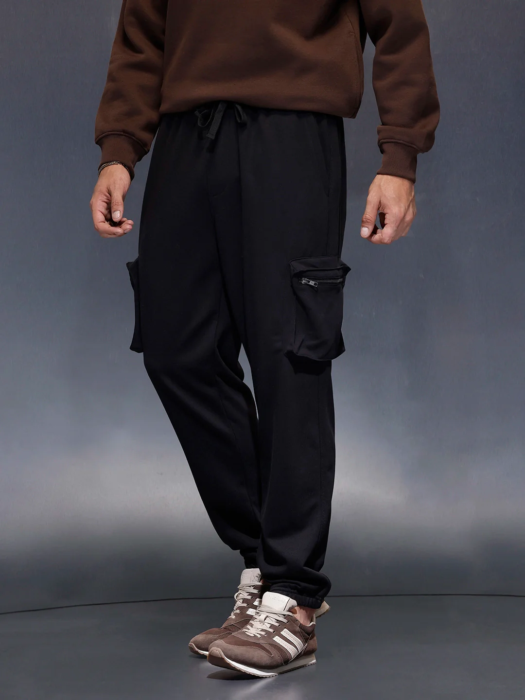 Men's casual Knitted jogger with cargo pockets | Black - Image 4