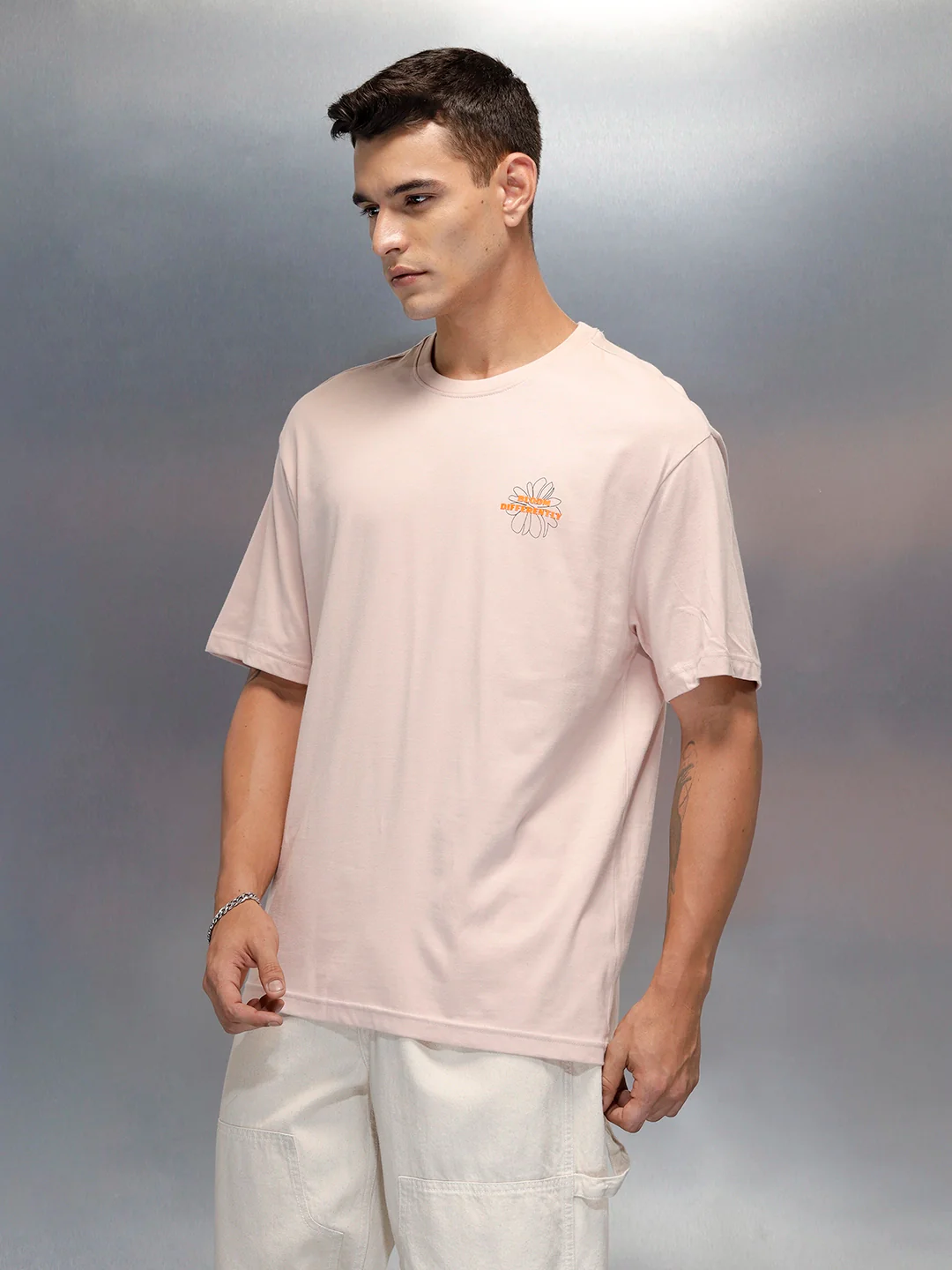 Men's Casual Oversized Fit T-Shrit With Back Graphics | Beige - Image 4