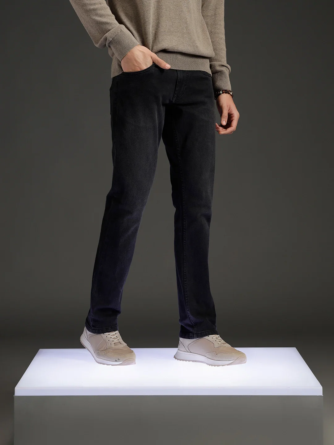 men's causal straight fit jeans | Black - Image 4