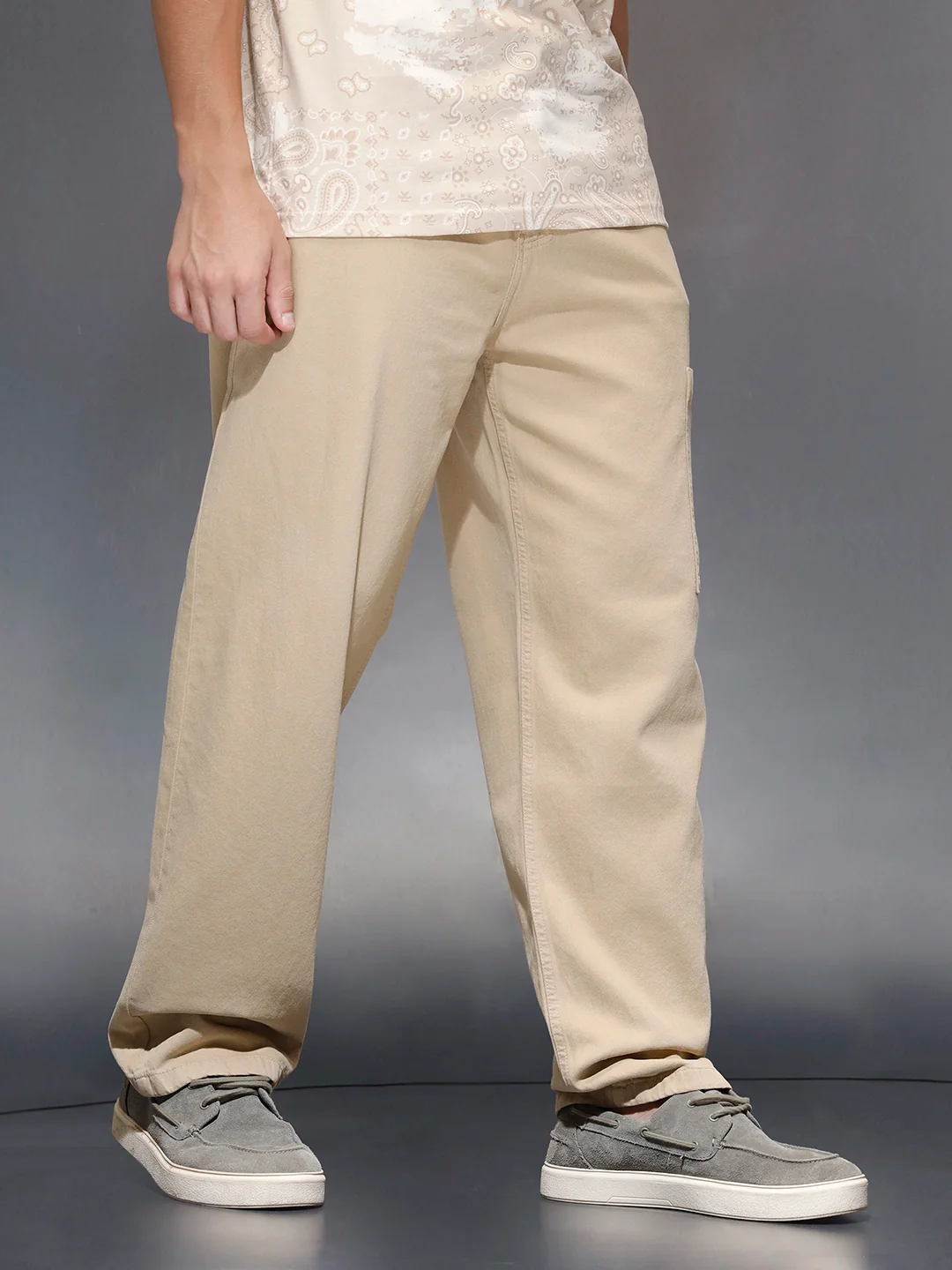 Men's loose fit trouser with utility pocket  | Beige - Image 4