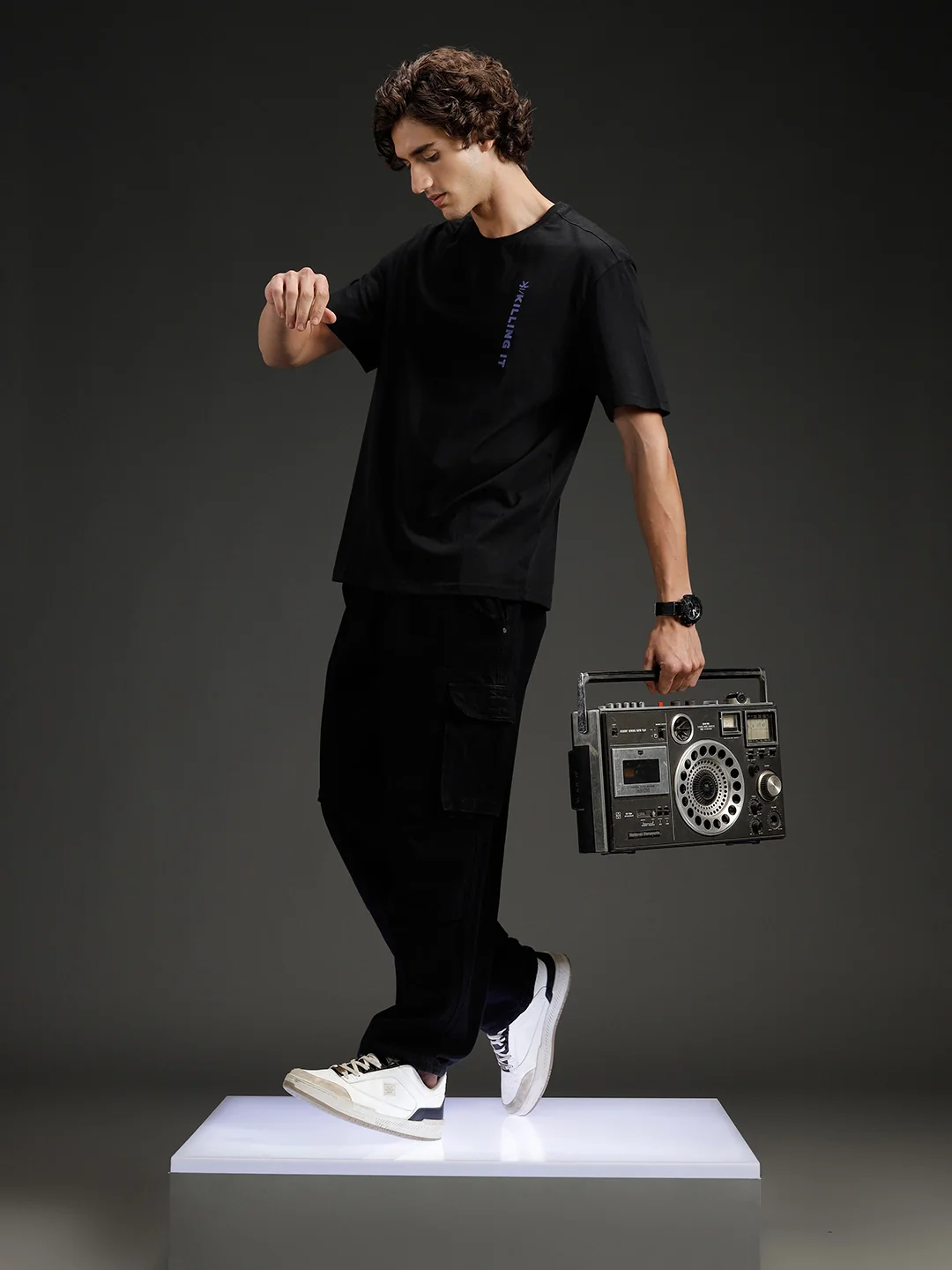 Men's Oversized Graphic Print T-shirt | Black - Image 2