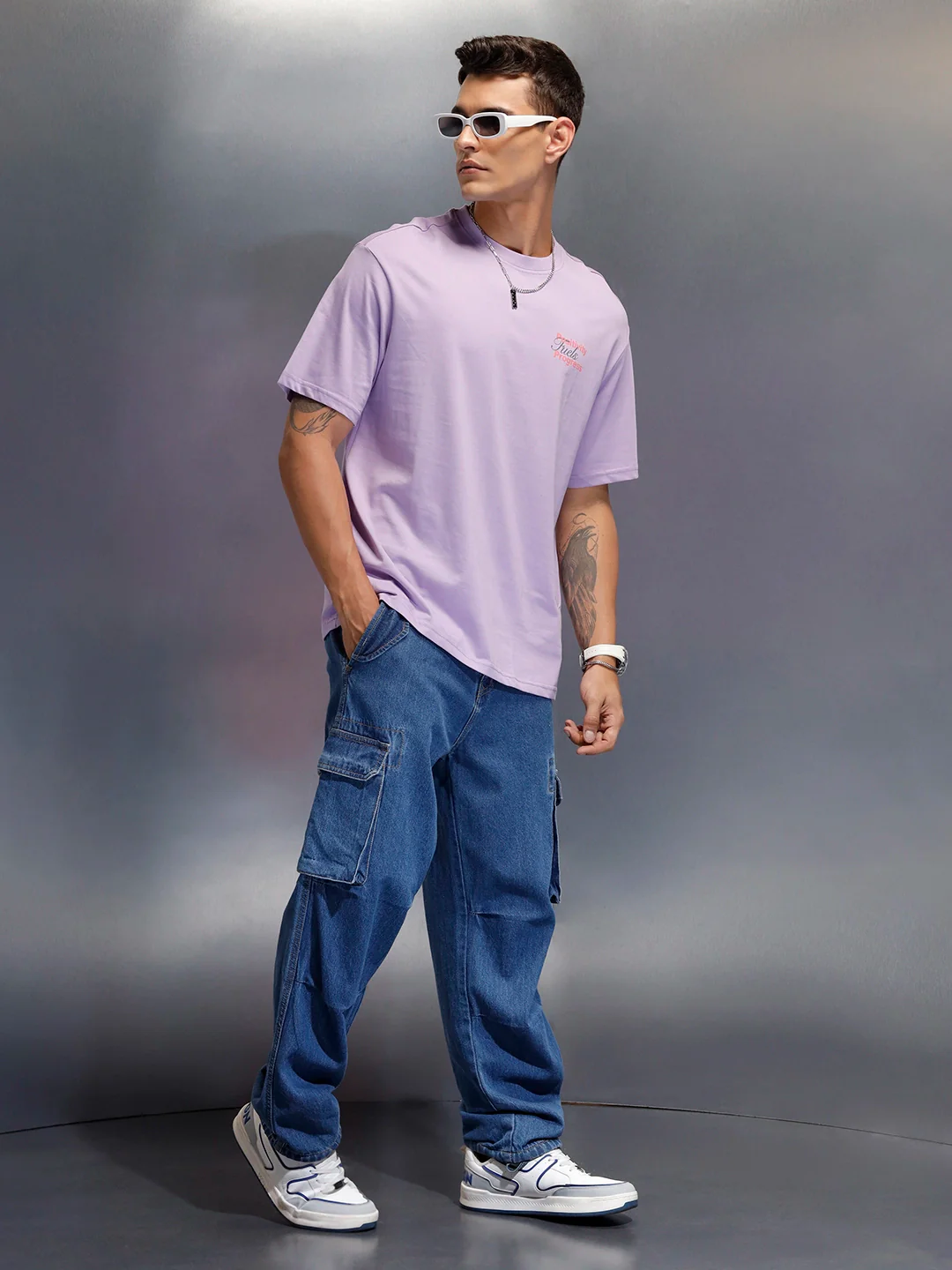 Men's oversized tshirt with graphic print on back  | Purple - Image 2