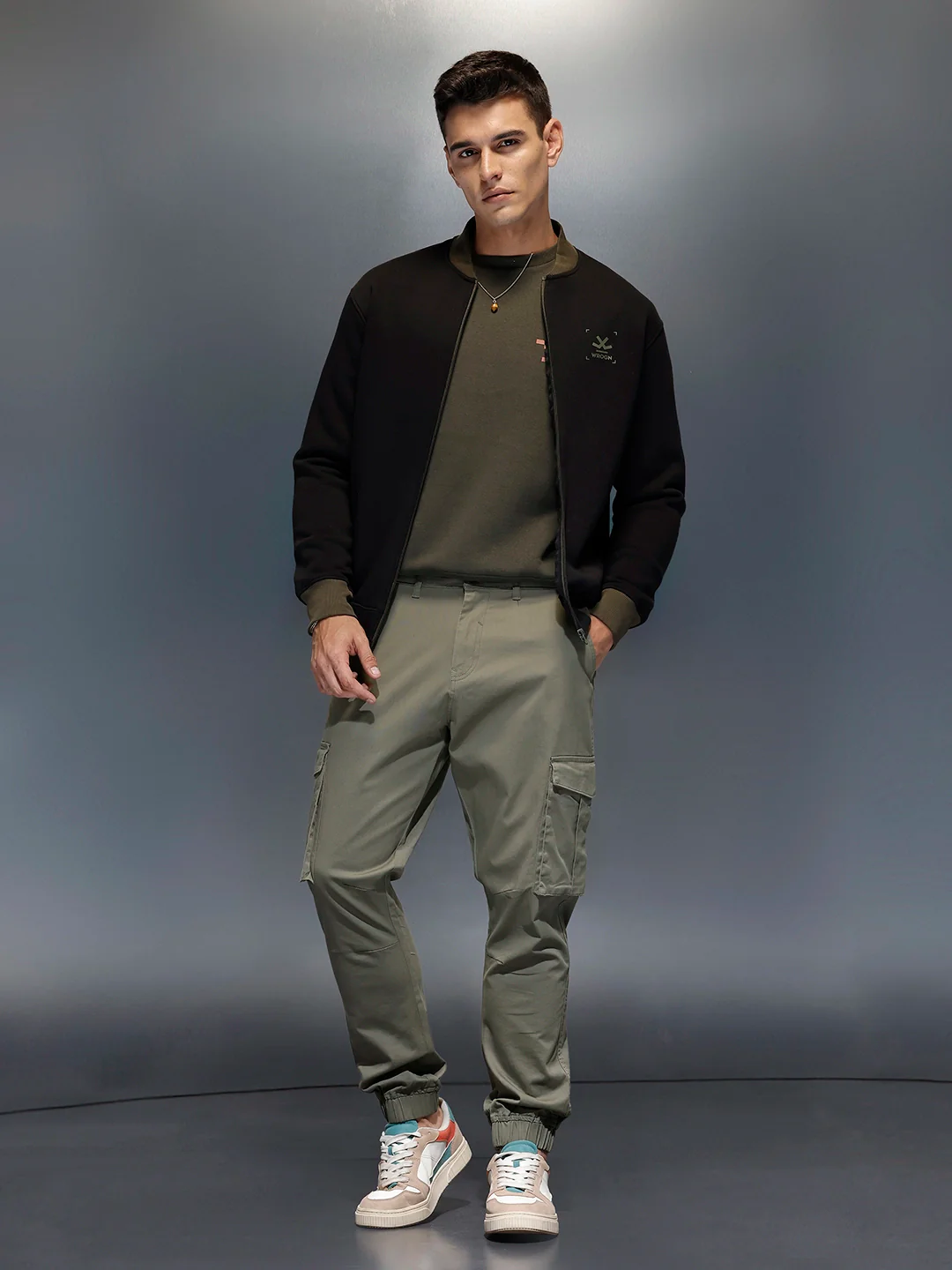 Men's straight fit trouser with cargo pockets | Olive - Image 2