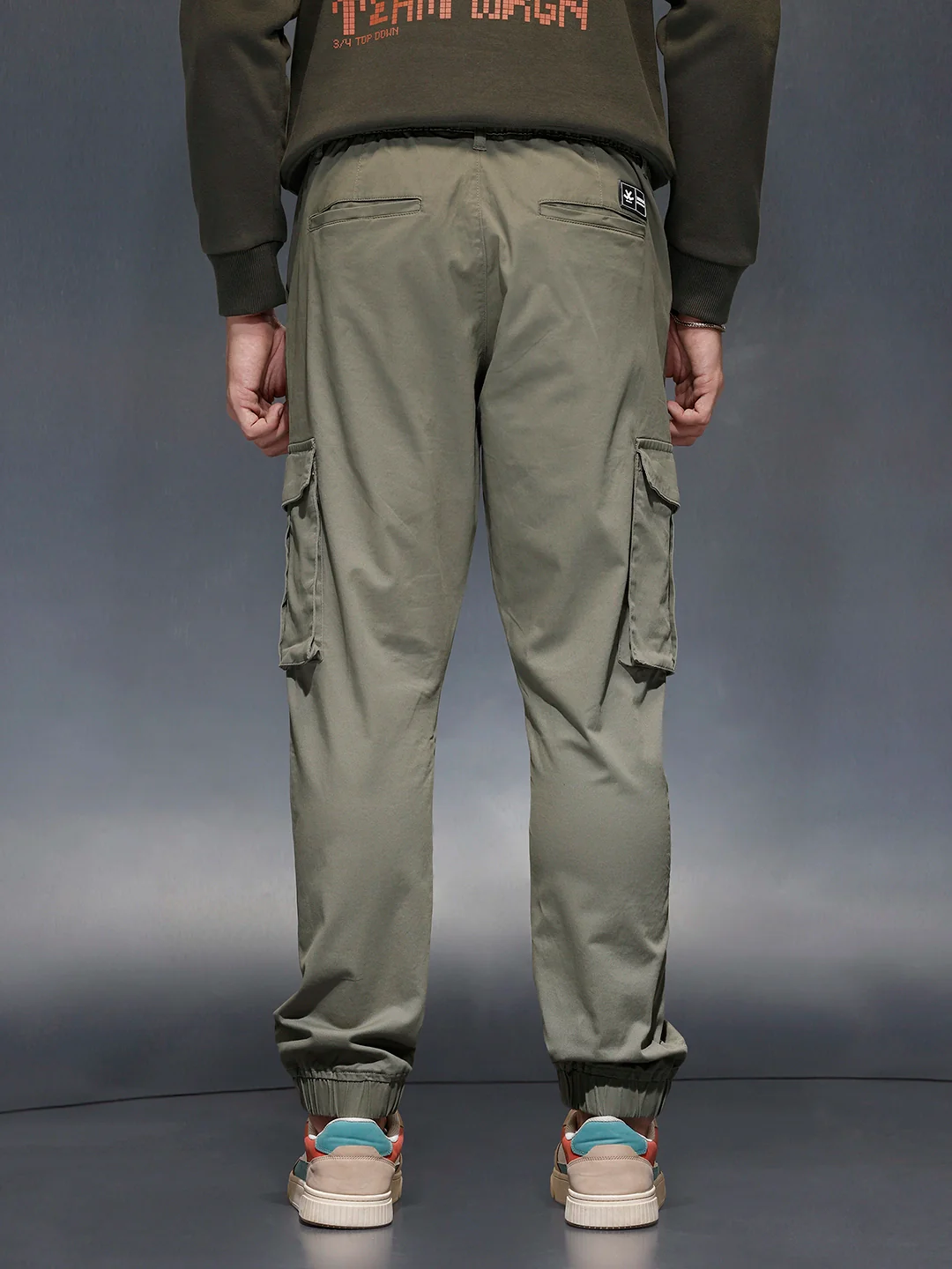 Men's straight fit trouser with cargo pockets | Olive - Image 3