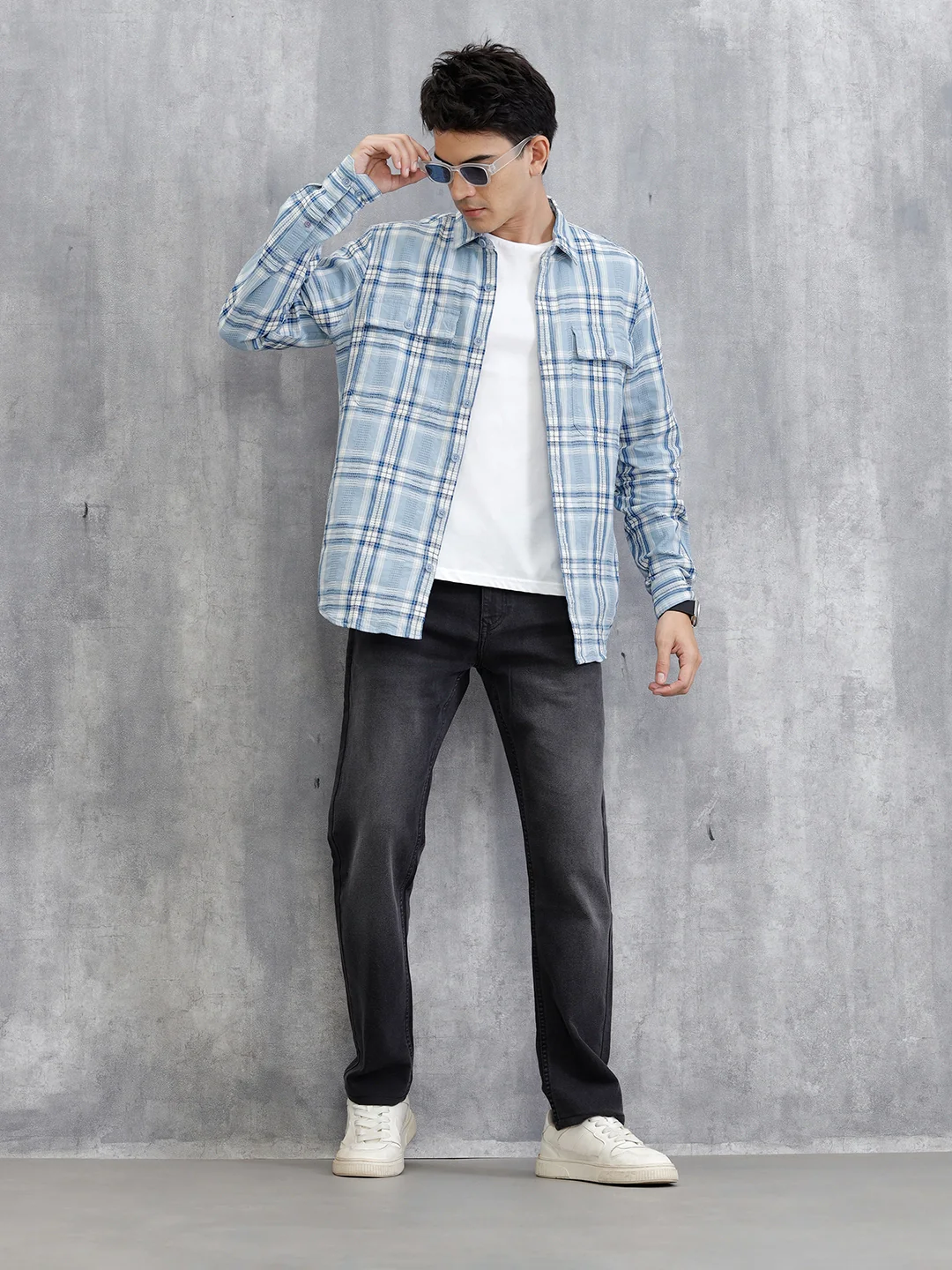 Mid Washed Relaxed Fit Jeans | Grey - Image 2