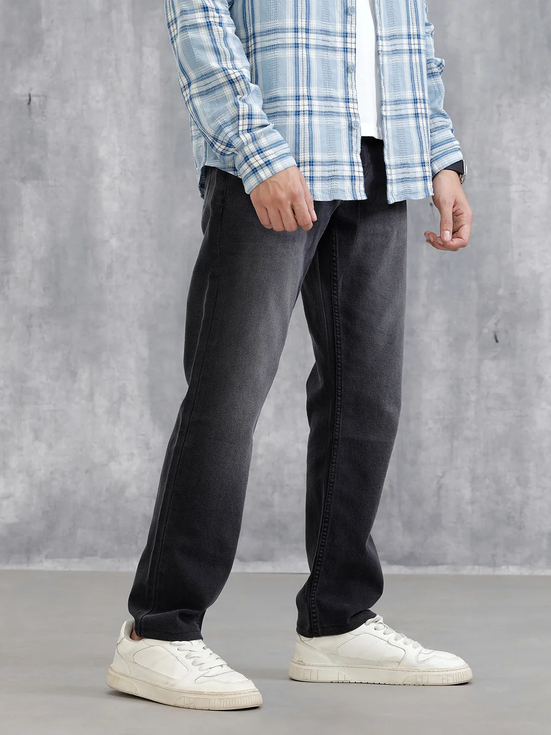 Mid Washed Relaxed Fit Jeans | Grey - Image 4