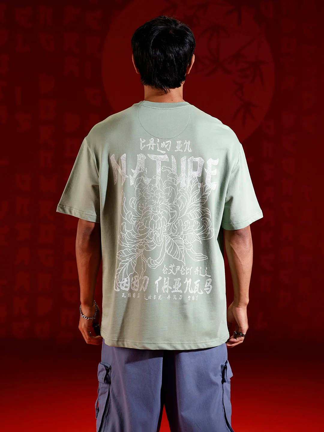 Minimal graphic print oversized tshirt | Green - Image 4