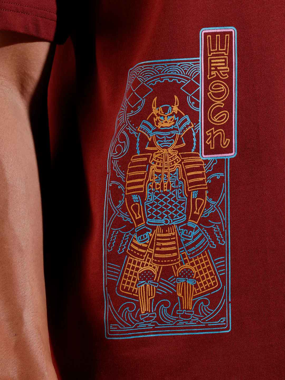 Oversize tshirt with warrior motif prints | Maroon - Image 7