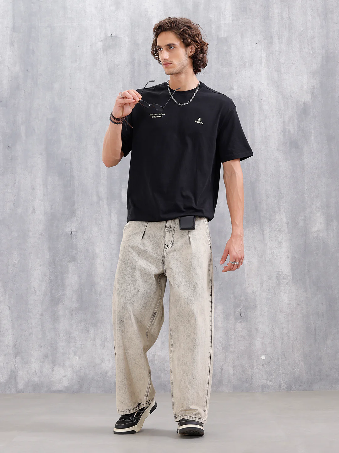 Oversized Crew Neck T-Shirt With Hd Print | Black - Image 2