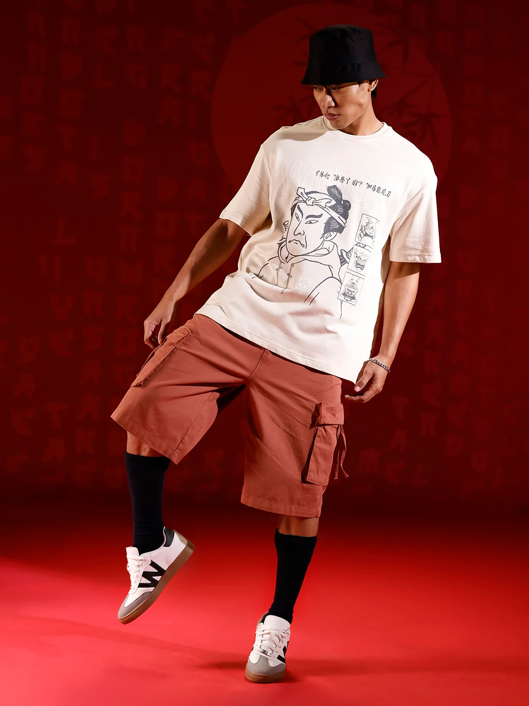 Oversized T-shirt with Samurai Graphic Print | Beige - Image 2
