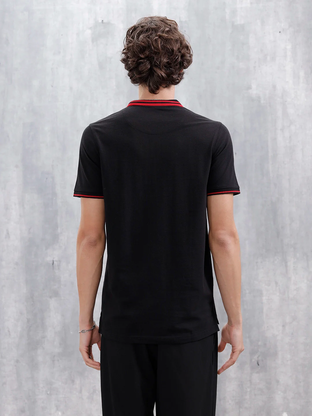 Polo T-Shirt With Contrast Trim Details | Black - Image 3