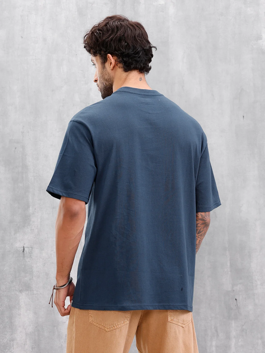 Retro Radio Grpahic Pritned Oversized Fit Tshirt | Blue - Image 3