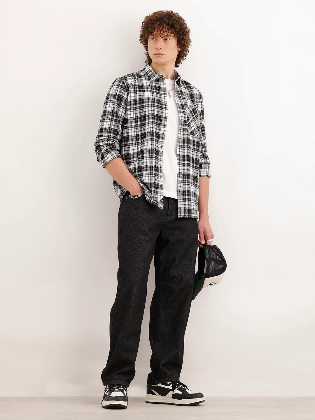 Slim Fit Textured Shirt  | Black - Image 2