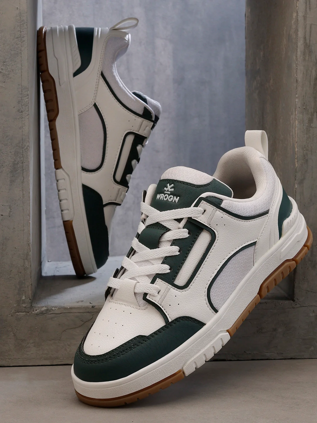 Sneakers  |  Greyhound Ace - Image 2