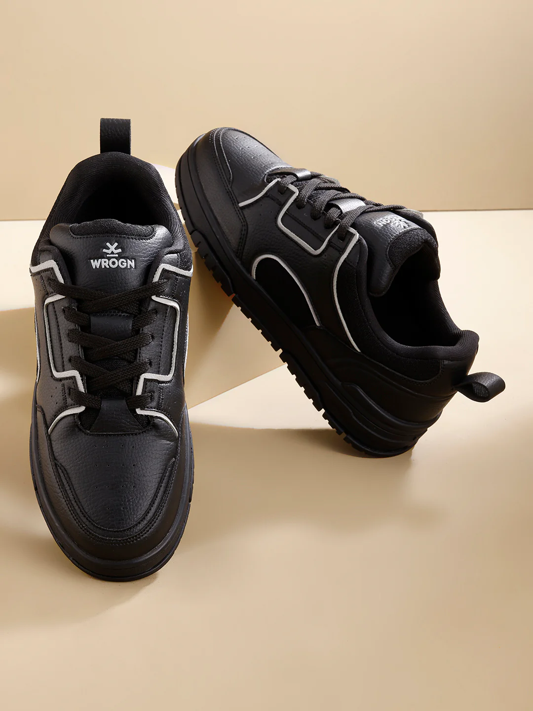 Sneakers | Greyhound Nightline - Image 5