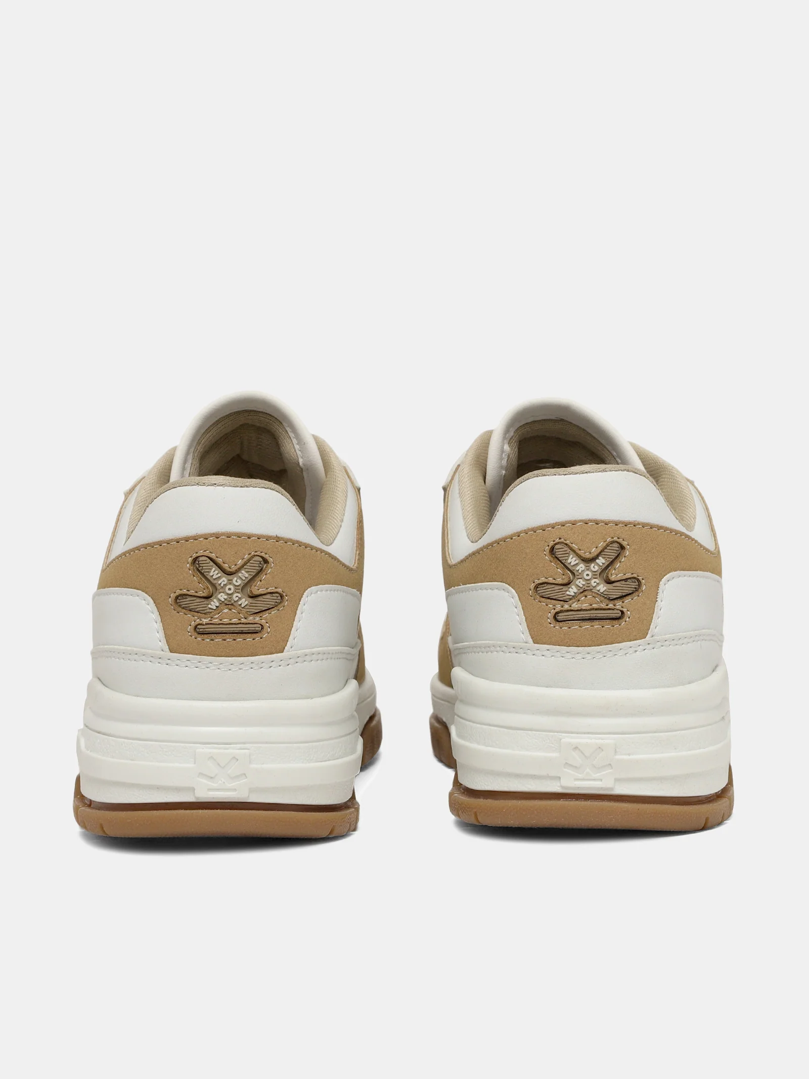 Sneakers  |  Greyhound Tanline - Image 5