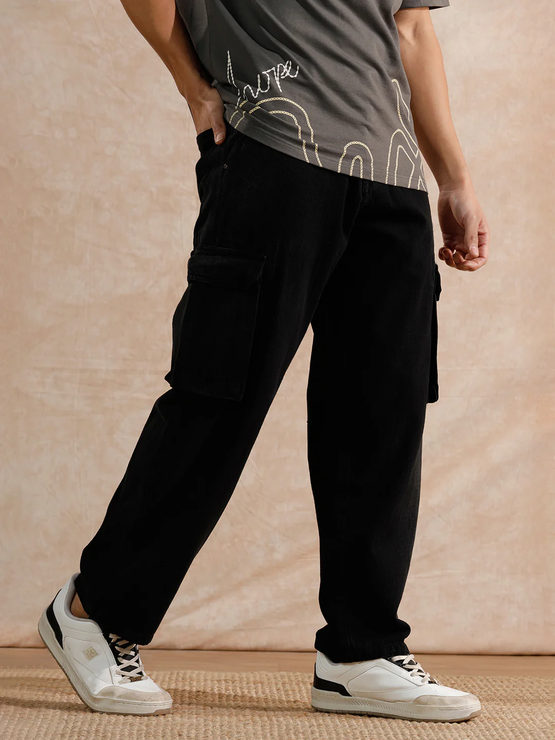 Solid Heavy Fade Loose Fit Jeans | Black - Image 5