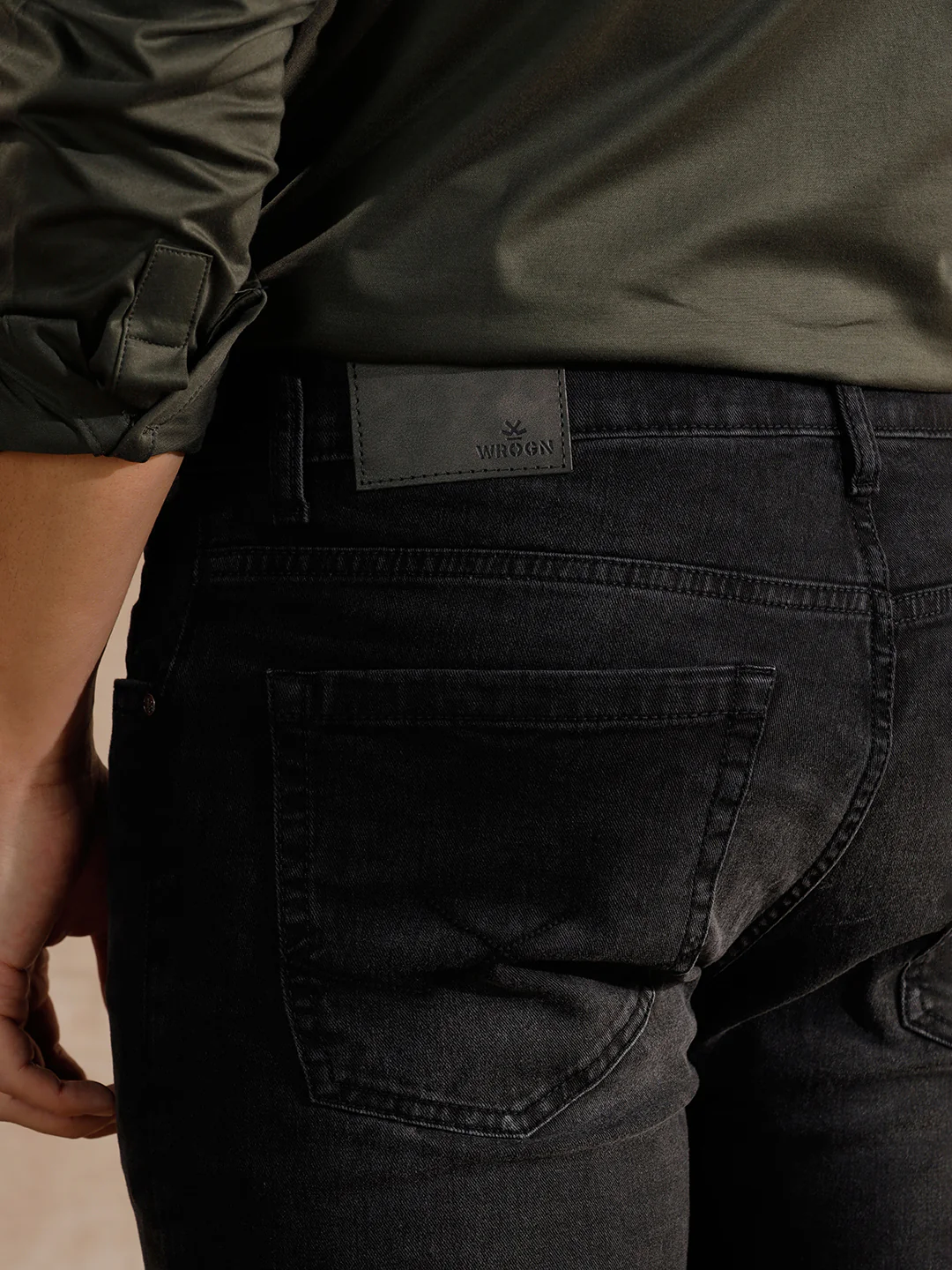 Solid Heavy Fade Slim Tapered Fit Jeans | Black - Image 5